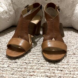 Nine West, size 6.5, sandal. Brown/tan, 3 inch stacked heel.